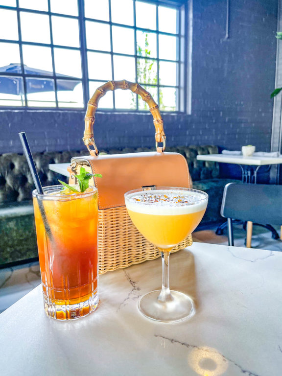 Best Chicago Cocktail Bars - Cityguidetochicago.com